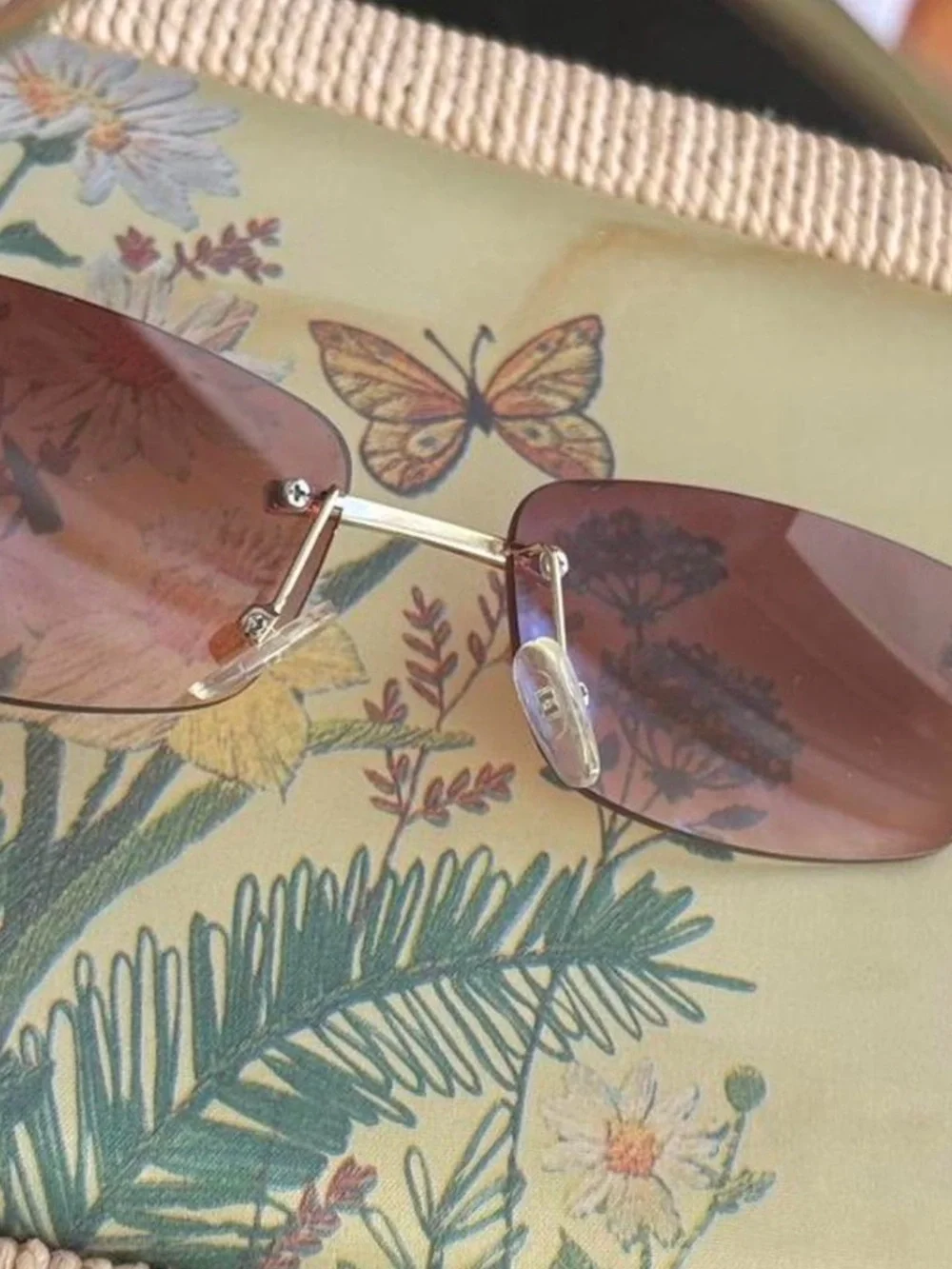 Y2K Rimless Brown Tint Sunglasses Gold Metal Rectangle Shades with gold temples
